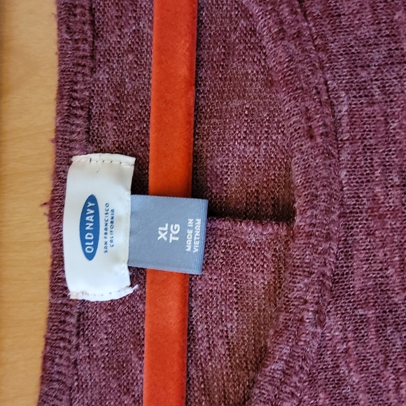 Dark red shirt - Picture 3 of 4